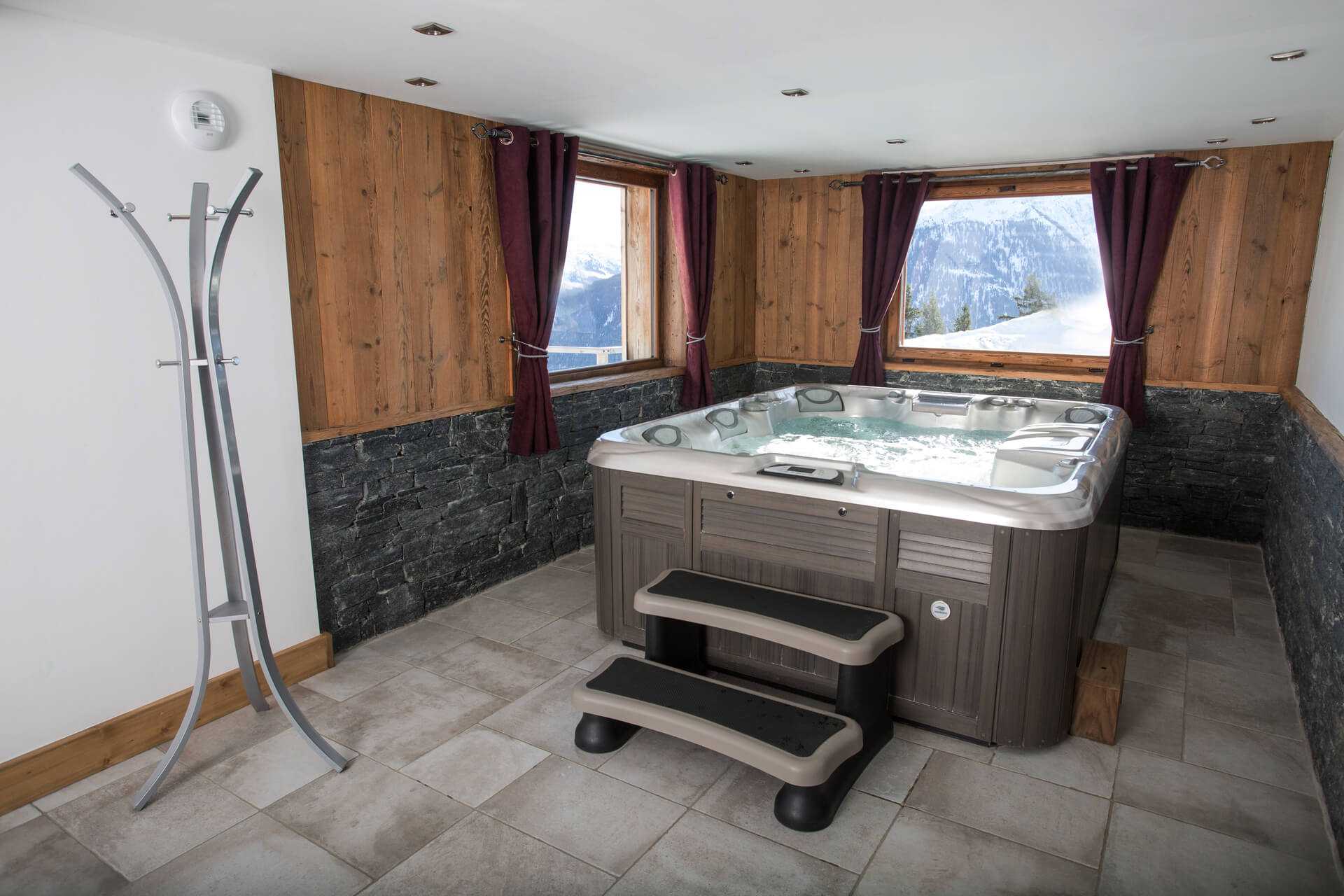 spa_jacuzzi_détente_chalet_standing_motagne_les_saisies_alpes_savoie_espace_diamant