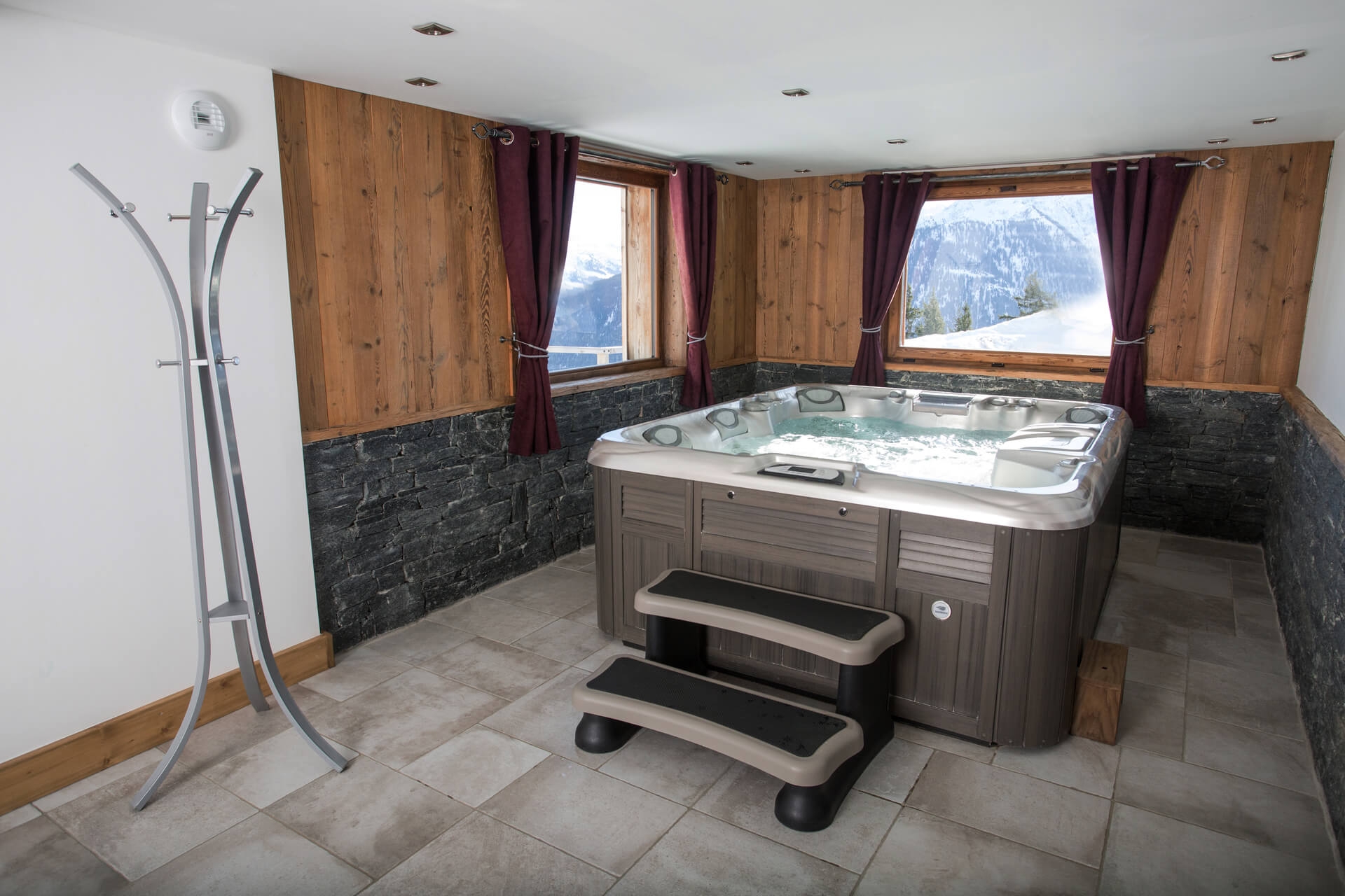 spa_jacuzzi_détente_chalet_standing_motagne_les_saisies_alpes_savoie_espace_diamant